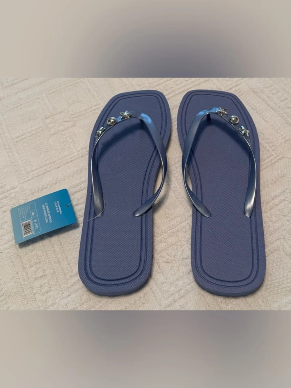 Sandals Flip Flops slip on - size 7/8 medium NEW!  Blue w/silver sea accents - Picture 2 of 10